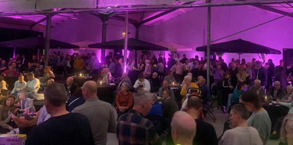 De Kerkenveiling. Stichting Avavieren. 