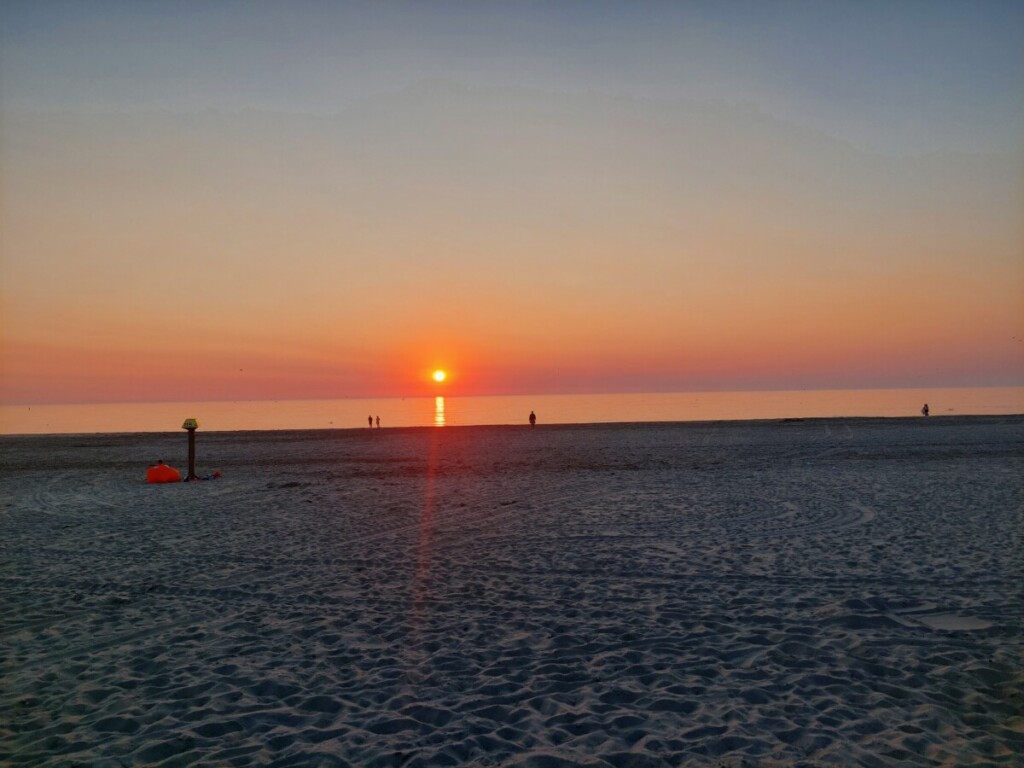 Westland strand Avavieren