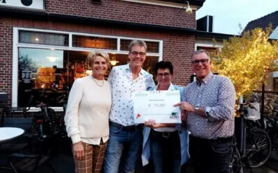 Schitterende donatie door geveilde bloemen